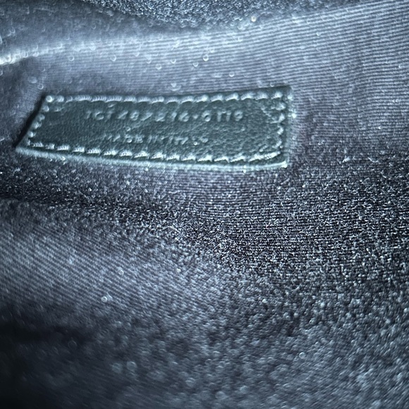 Gorgeous YSL medium Lou Lou in great condition - Picture 11 of 11